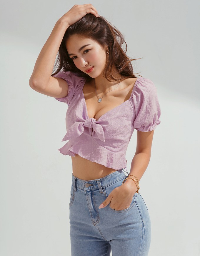 Fine Checkered Front Knot Puff Sleeve Crop Top