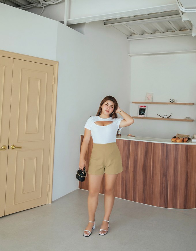 Minimalist Elastic Shorts